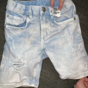 H&M size 4T distressed blue jean shorts!